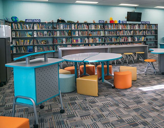 Bookcases / Bookshelves