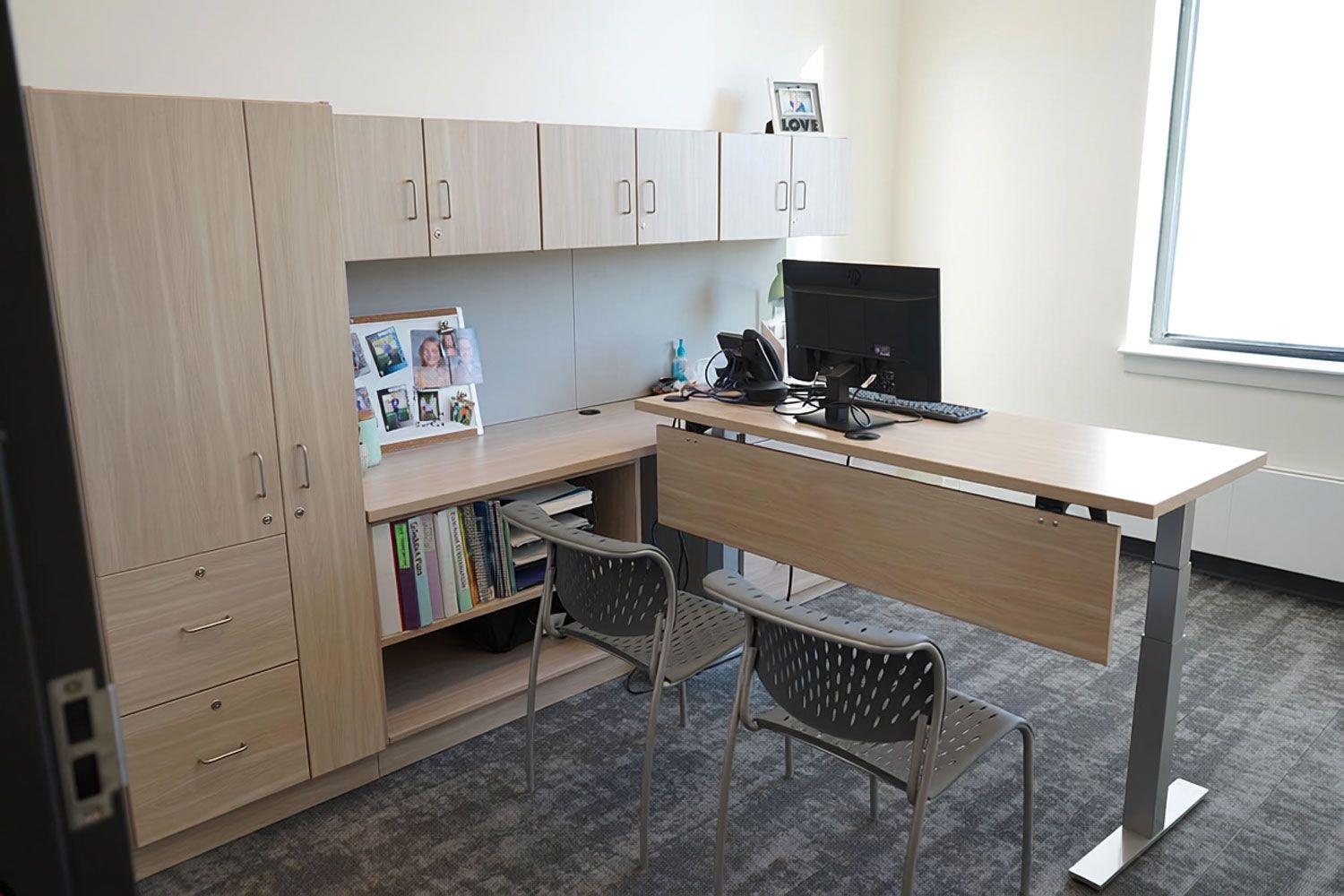 ShelbyES-1-office.jpg